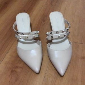 Lovely Marc Fisher kitten heel slides.